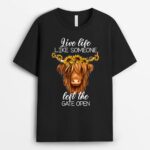 Country Heifer Highland Cow With Sunflowers Farm Farmer Girl T-Shirt