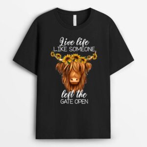 Country Heifer Highland Cow With Sunflowers Farm Farmer Girl T-Shirt